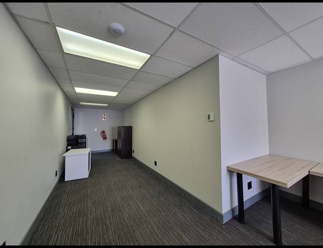 54M² OFFICE TO LET IN DUNKELD WEST
